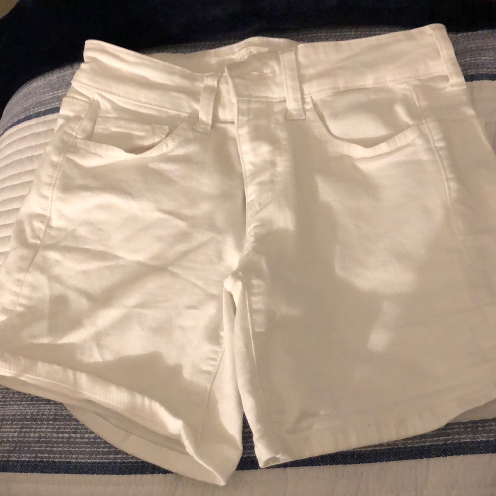 White American Eagle short